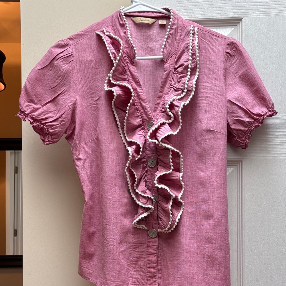 2/$10 Motto Button Down Short Sleeved Top With Ruffles and Heavy Buttons Small